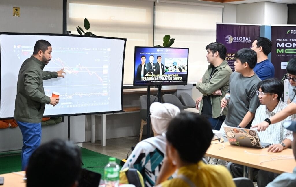 GMMG CEO Arlone Abello leads a hands-on Crypto Technical Analyst Executive Course session on technical analysis and disciplined trading amid market volatility (1)